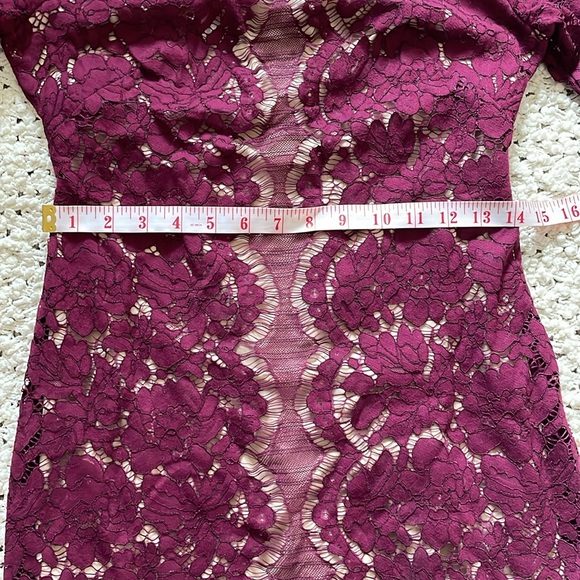 🍷 Danny & Nicole Floral Lace Bodycon Dress 🍷 - Picture 7 of 12